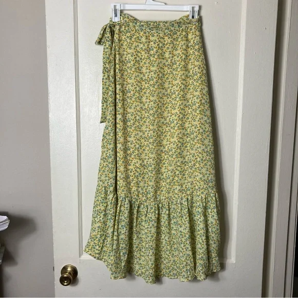 Lulu's believe in me yellow floral print wrap midi skirt womens XS - Picture 7 of 8